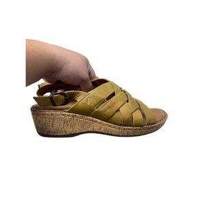 Born Laila Sandals Women’s 9 Slingback Wedge Mustard Yellow Leather Shoes New